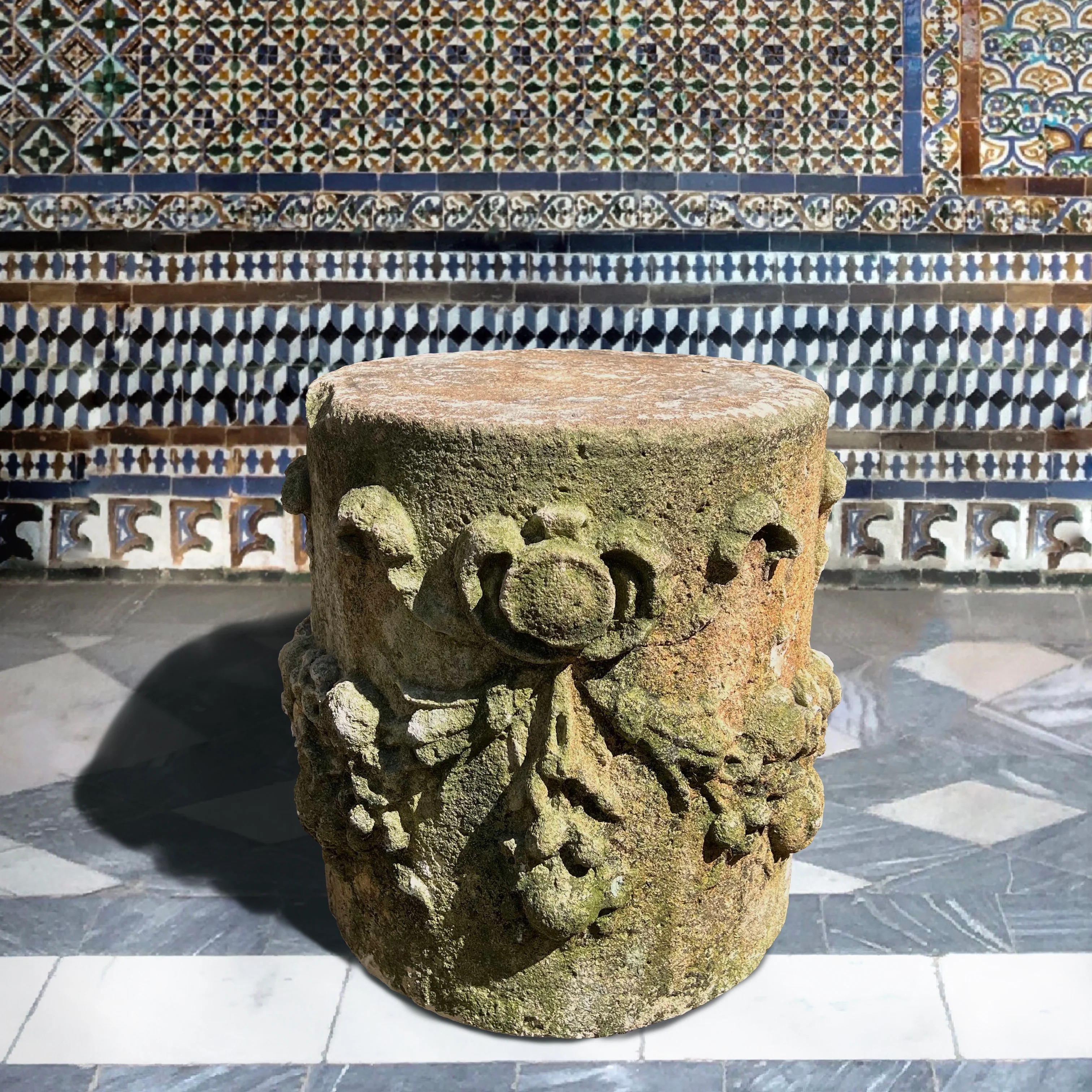 A Baroque Italian Carved Vicenza Stone Pedestal/Pillar c.1580 - Image 5