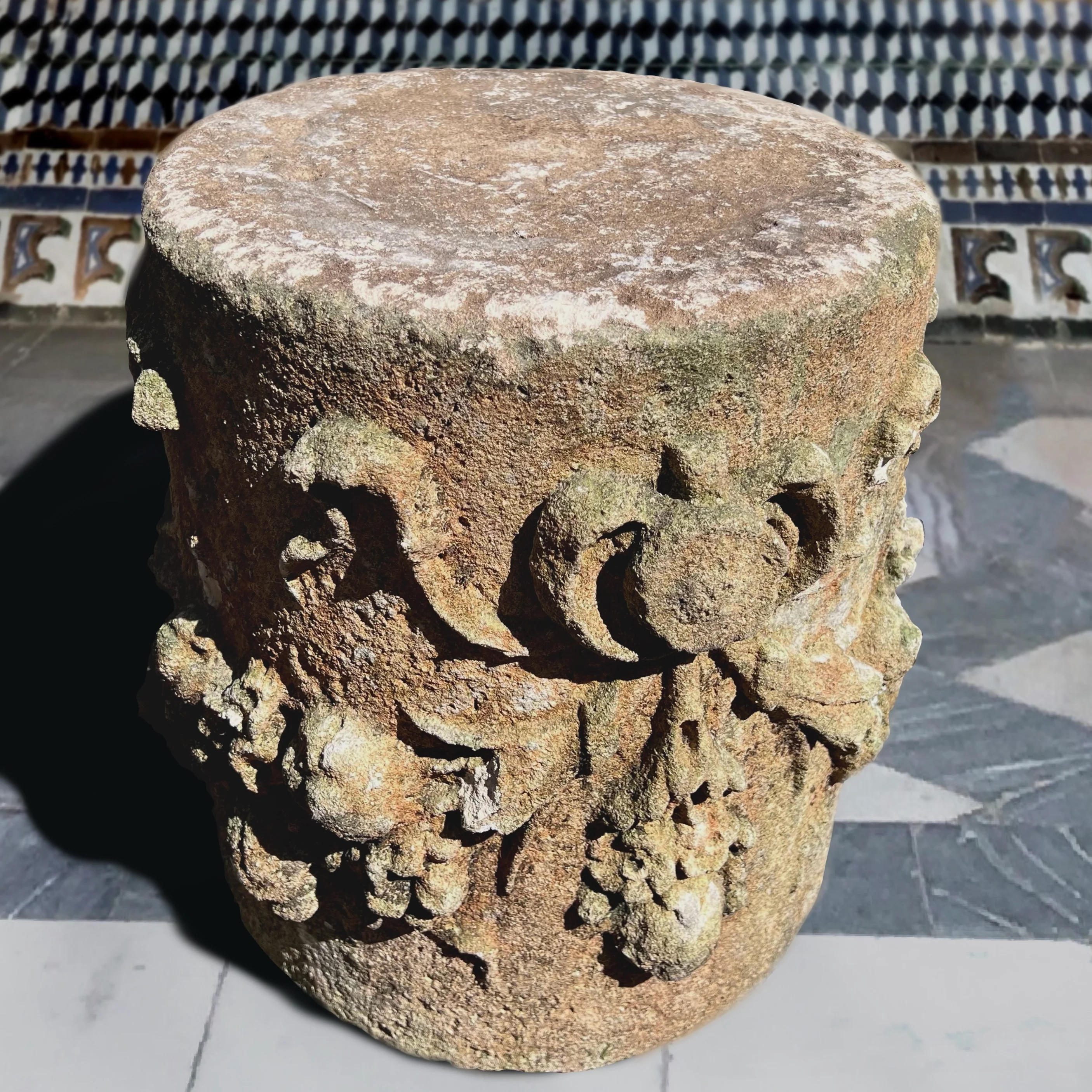 A Baroque Italian Carved Vicenza Stone Pedestal/Pillar c.1580 - Image 6