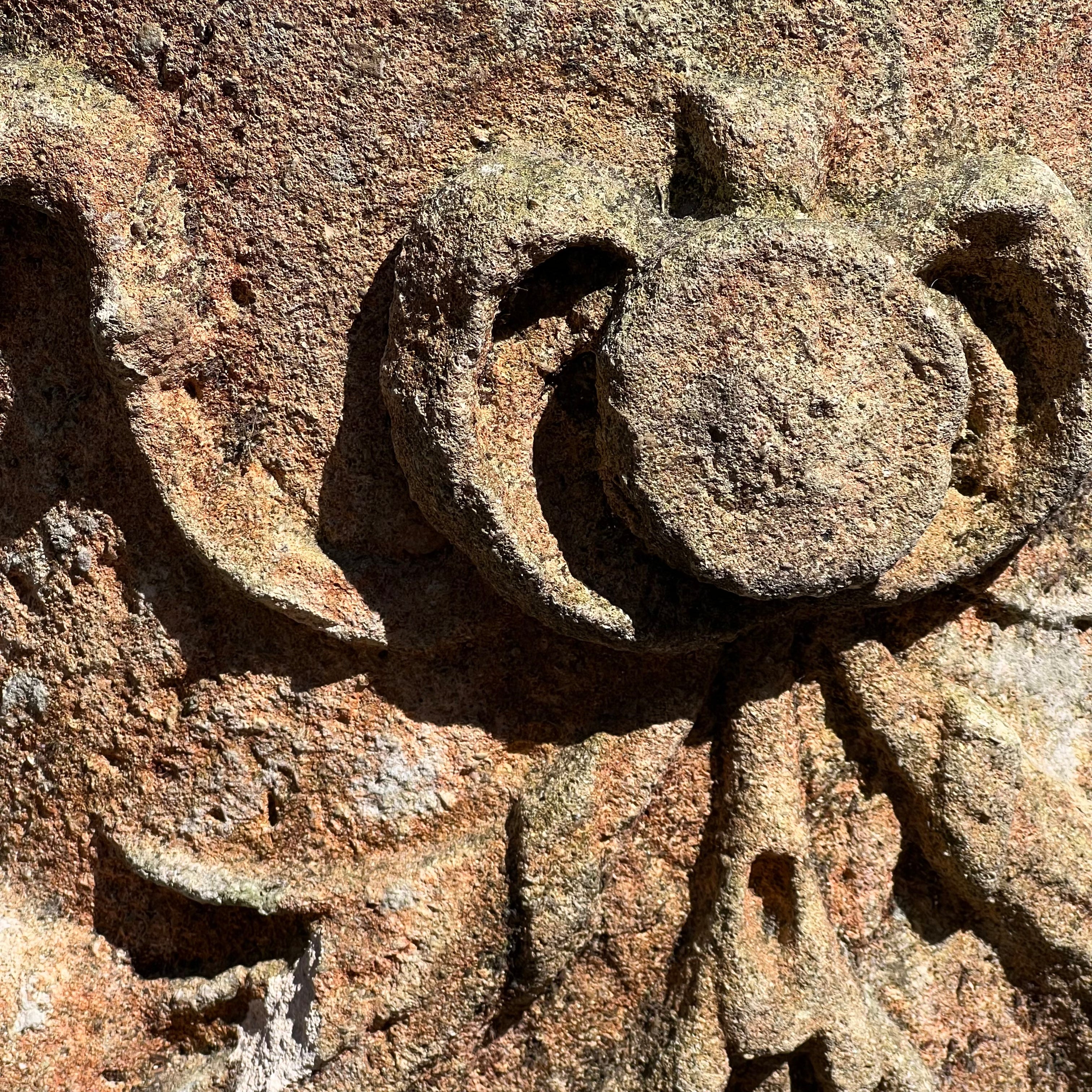A Baroque Italian Carved Vicenza Stone Pedestal/Pillar c.1580 - Image 7
