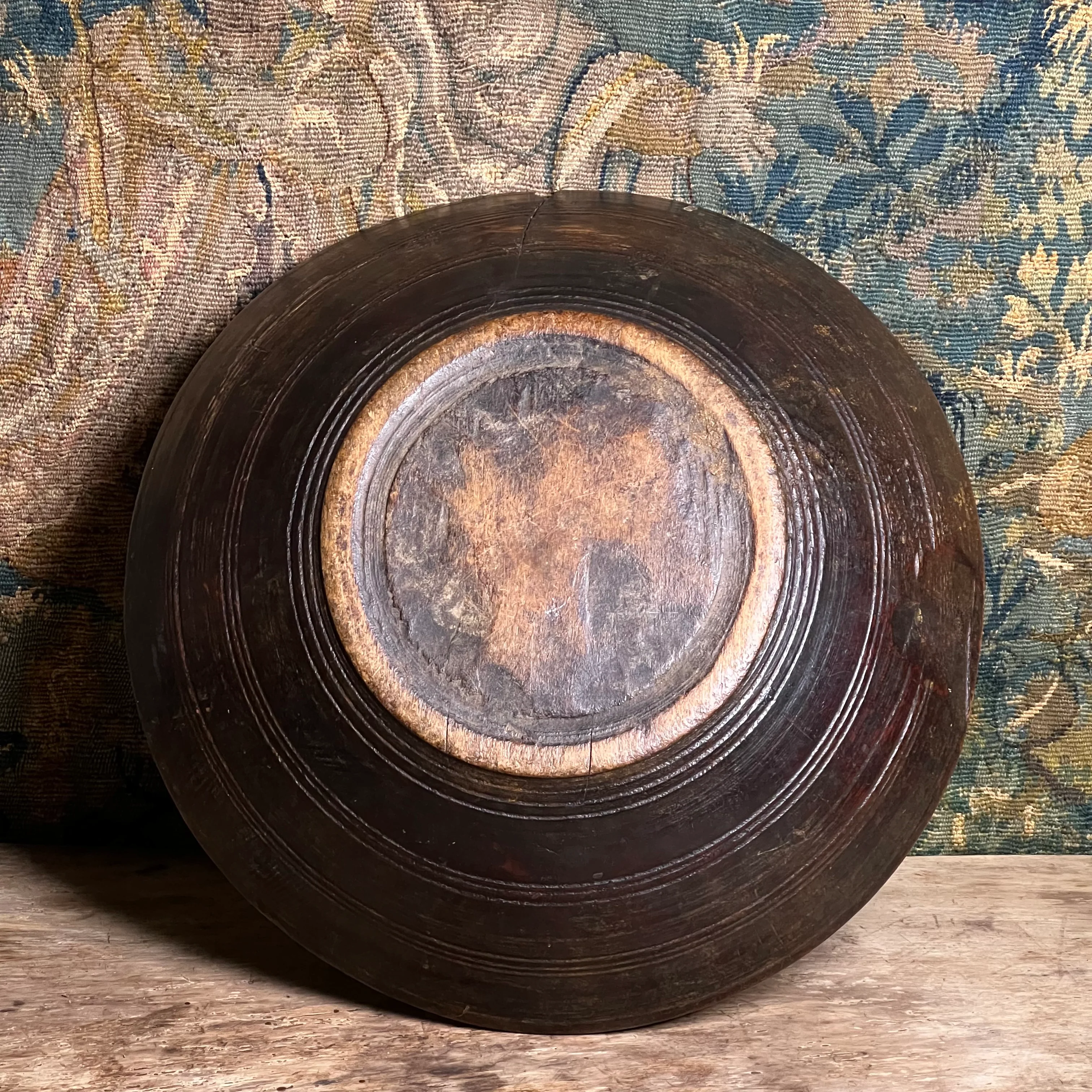 An Early English Turned Applewood Dairy Bowl, Late 17th or earlier - Image 10
