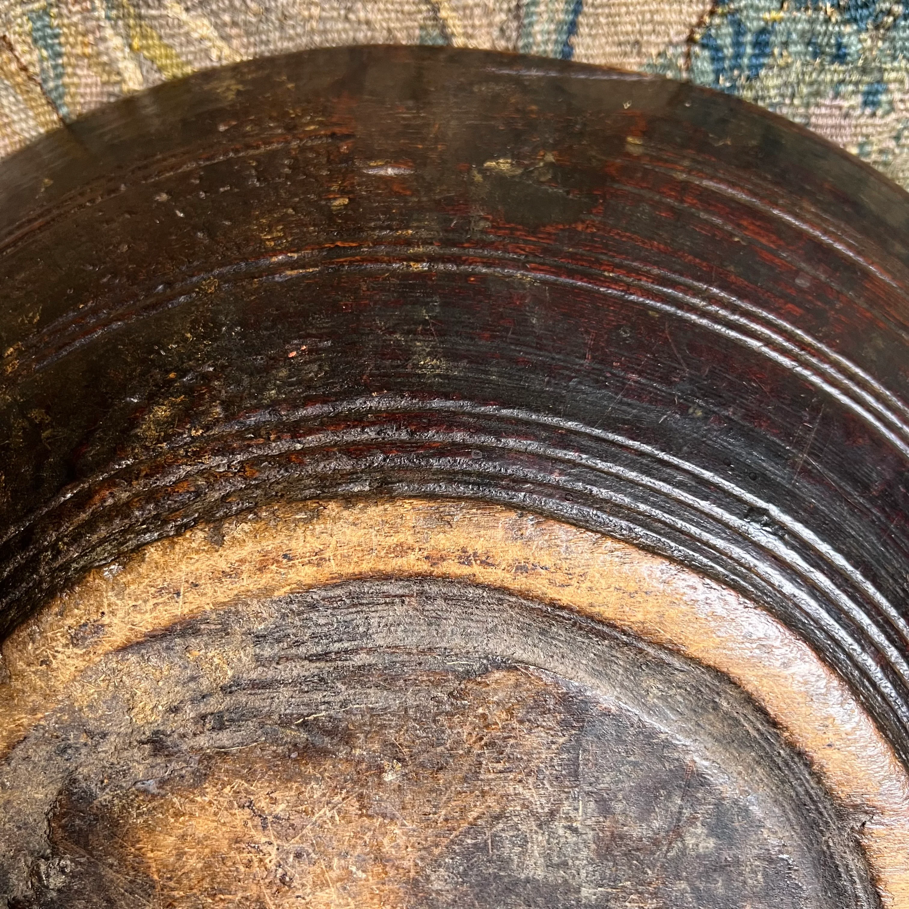 An Early English Turned Applewood Dairy Bowl, Late 17th or earlier - Image 13