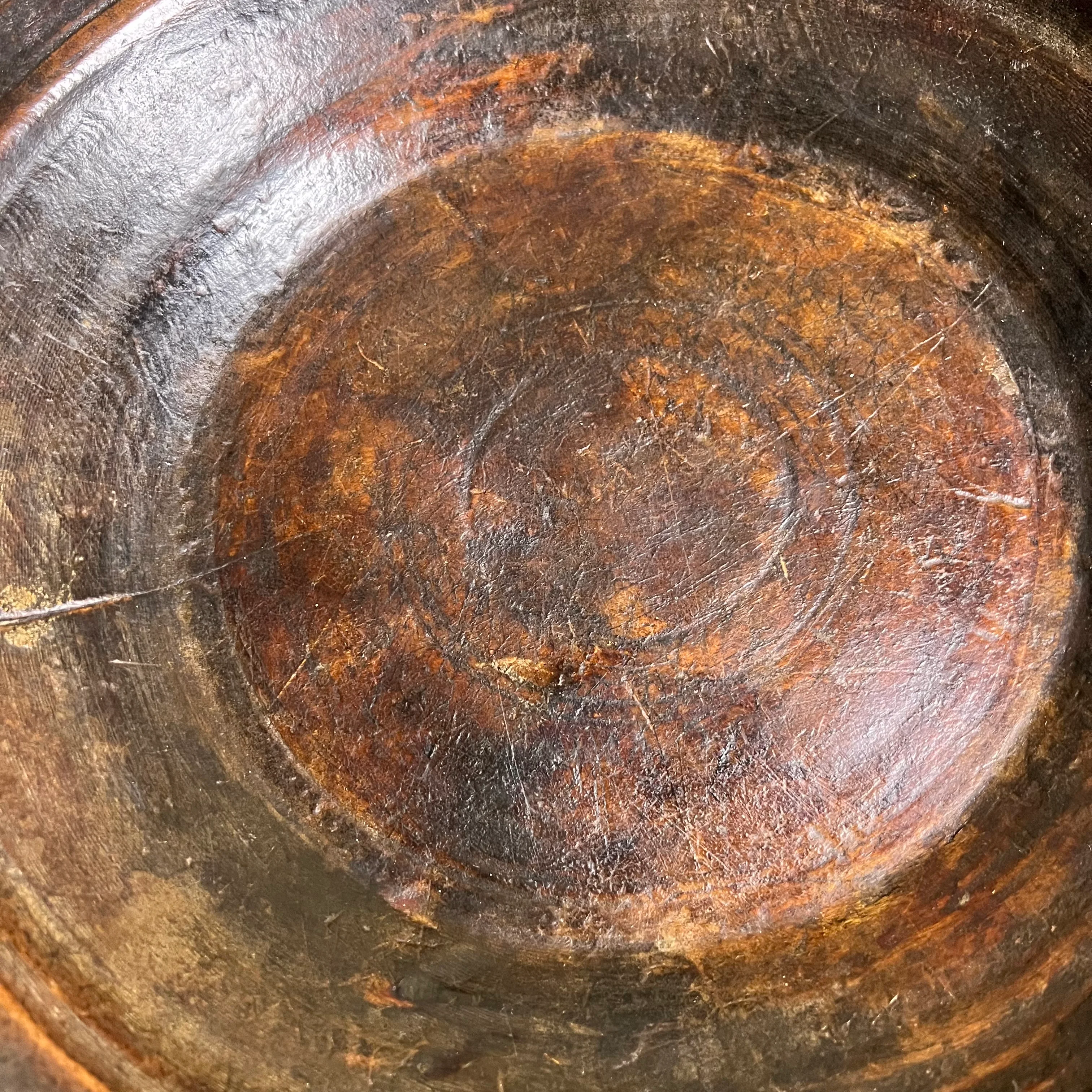 An Early English Turned Applewood Dairy Bowl, Late 17th or earlier - Image 15