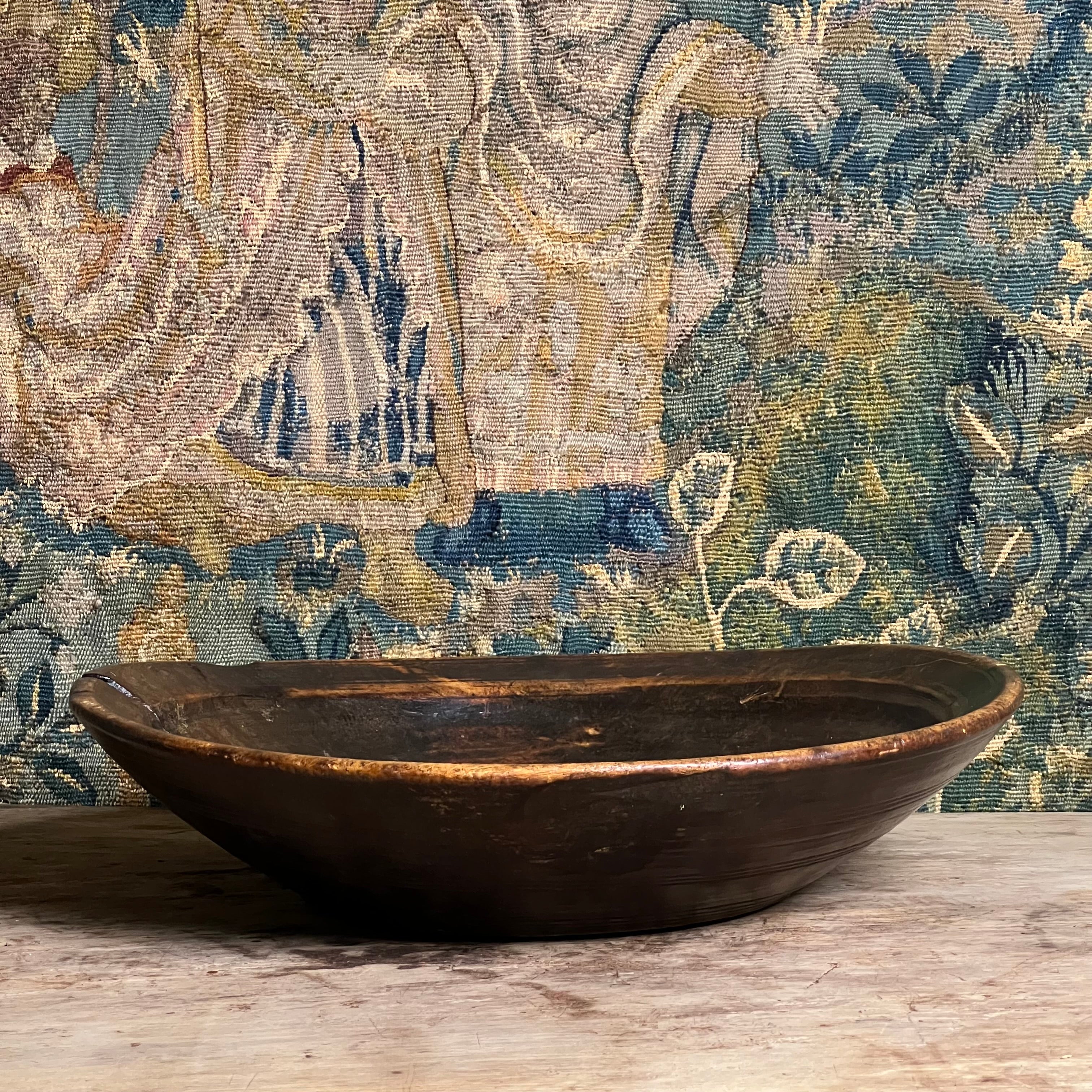An Early English Turned Applewood Dairy Bowl, Late 17th or earlier - Image 17