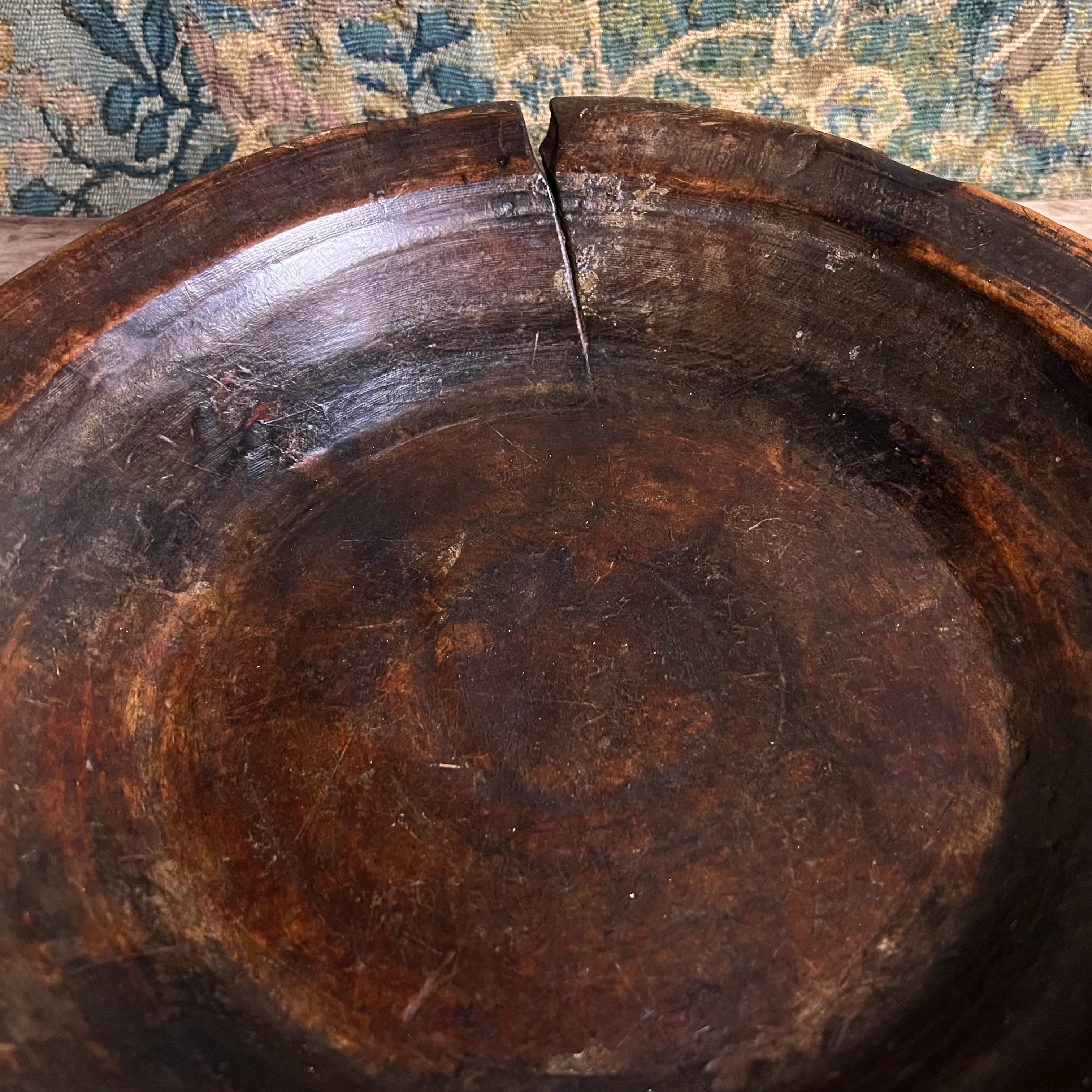An Early English Turned Applewood Dairy Bowl, Late 17th or earlier - Image 6