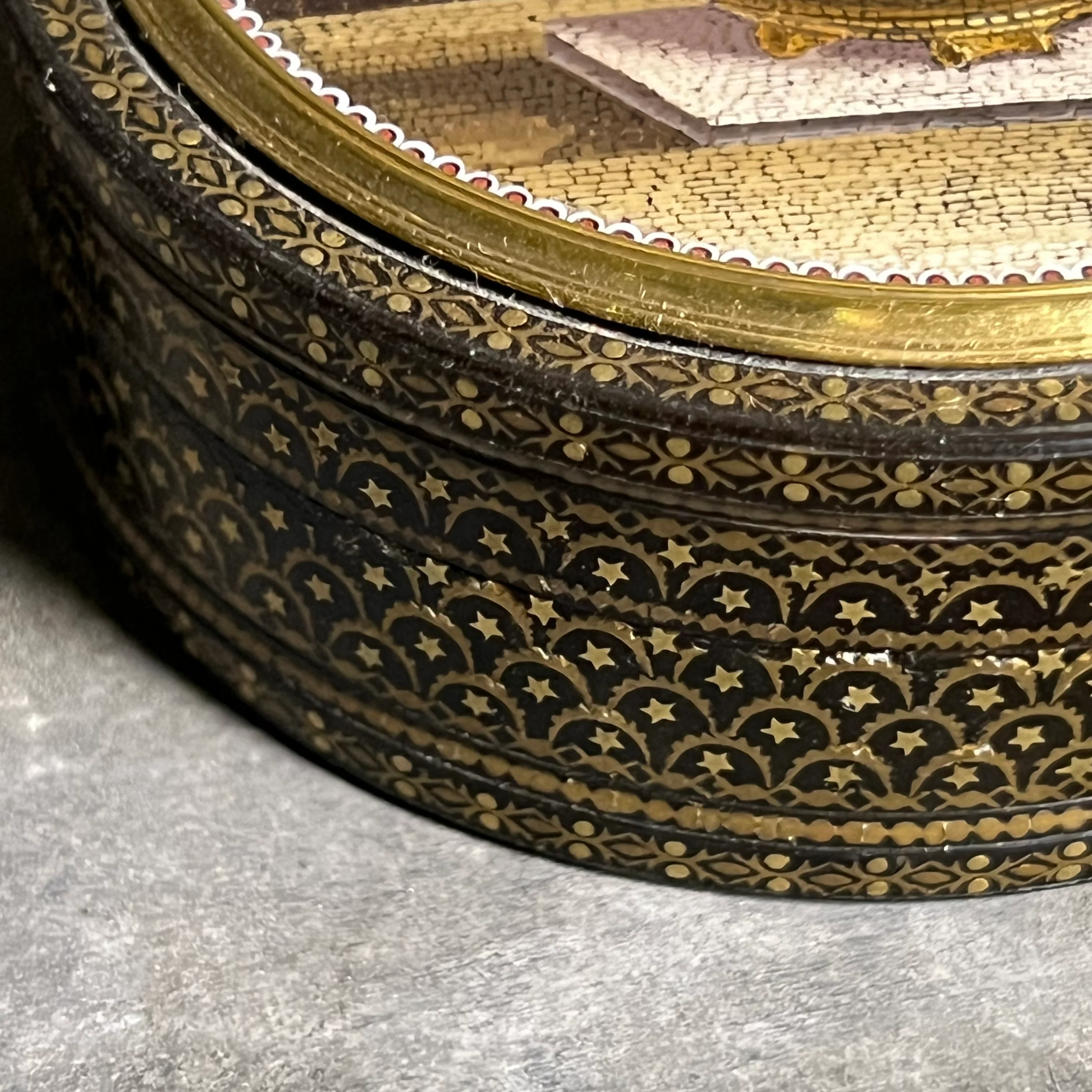 18th-Century Roman Micromosaic Snuff Box – Doves of Pliny, Attributed to Circle of Giacomo Raffaelli c.1780-1800 - Image 10