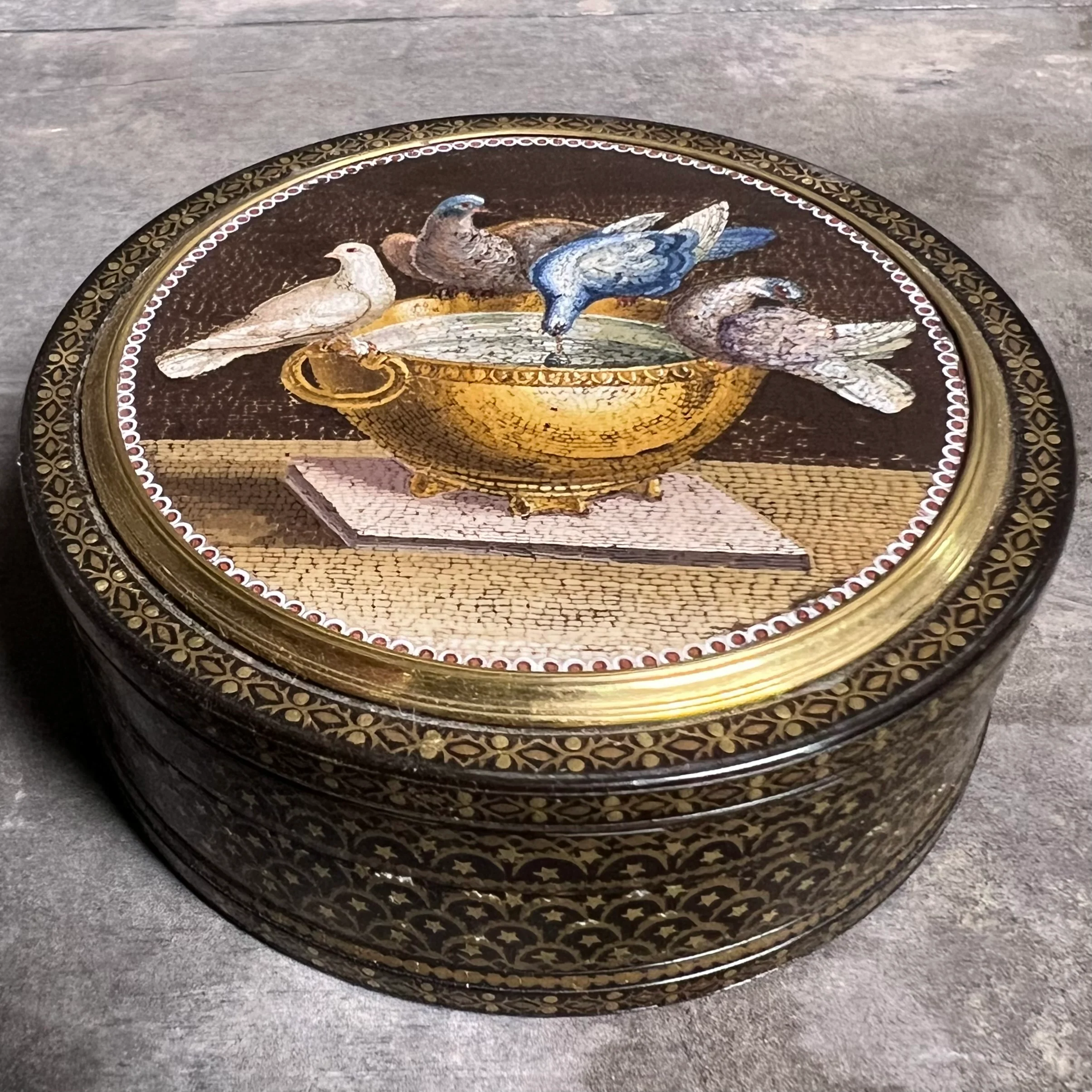 18th-Century Roman Micromosaic Snuff Box – Doves of Pliny, Attributed to Circle of Giacomo Raffaelli c.1780-1800 - Image 11
