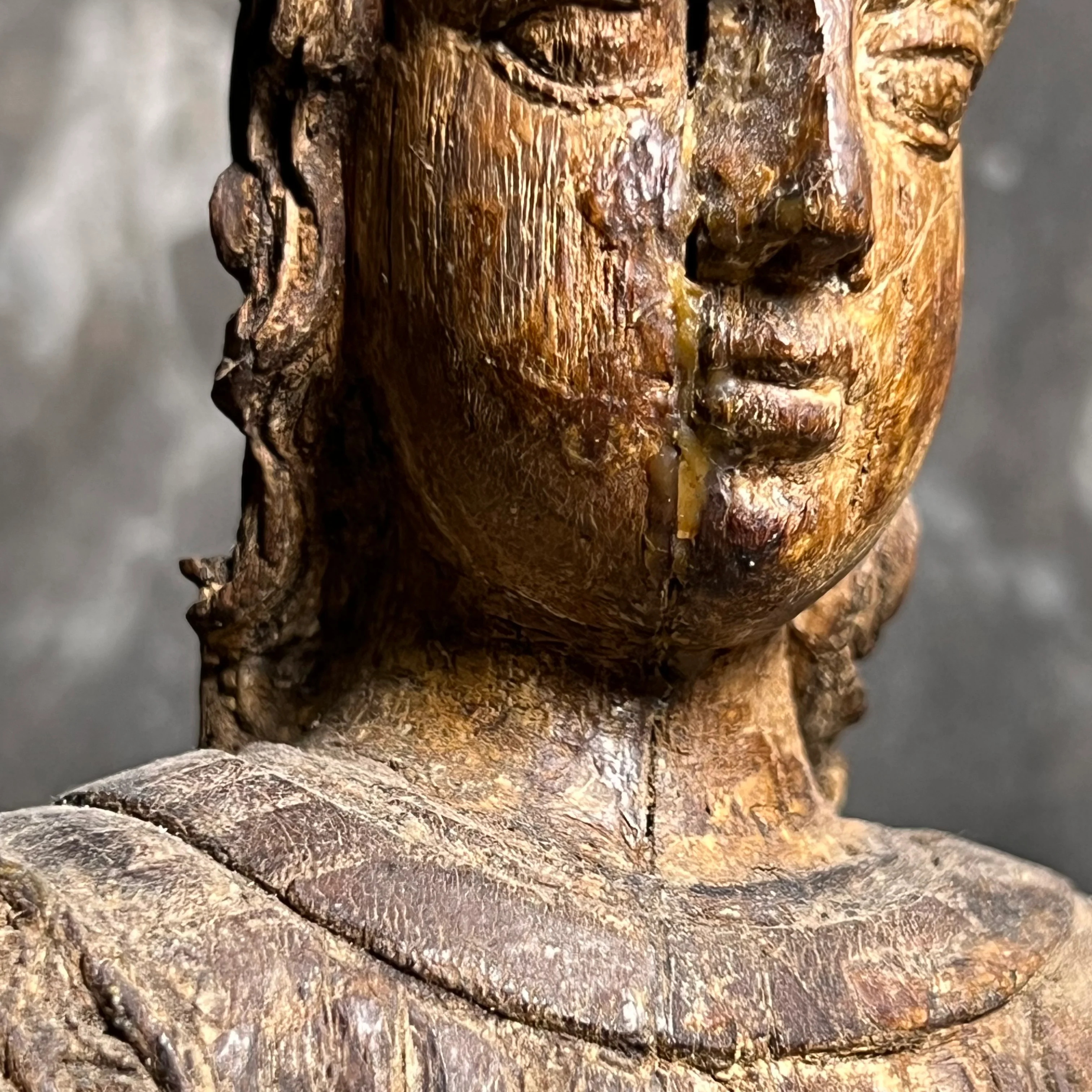 Late Gothic Carved Walnut Figure of a Crowned Female Saint, Southern Europe, 15th–Early 16th Century - Image 15