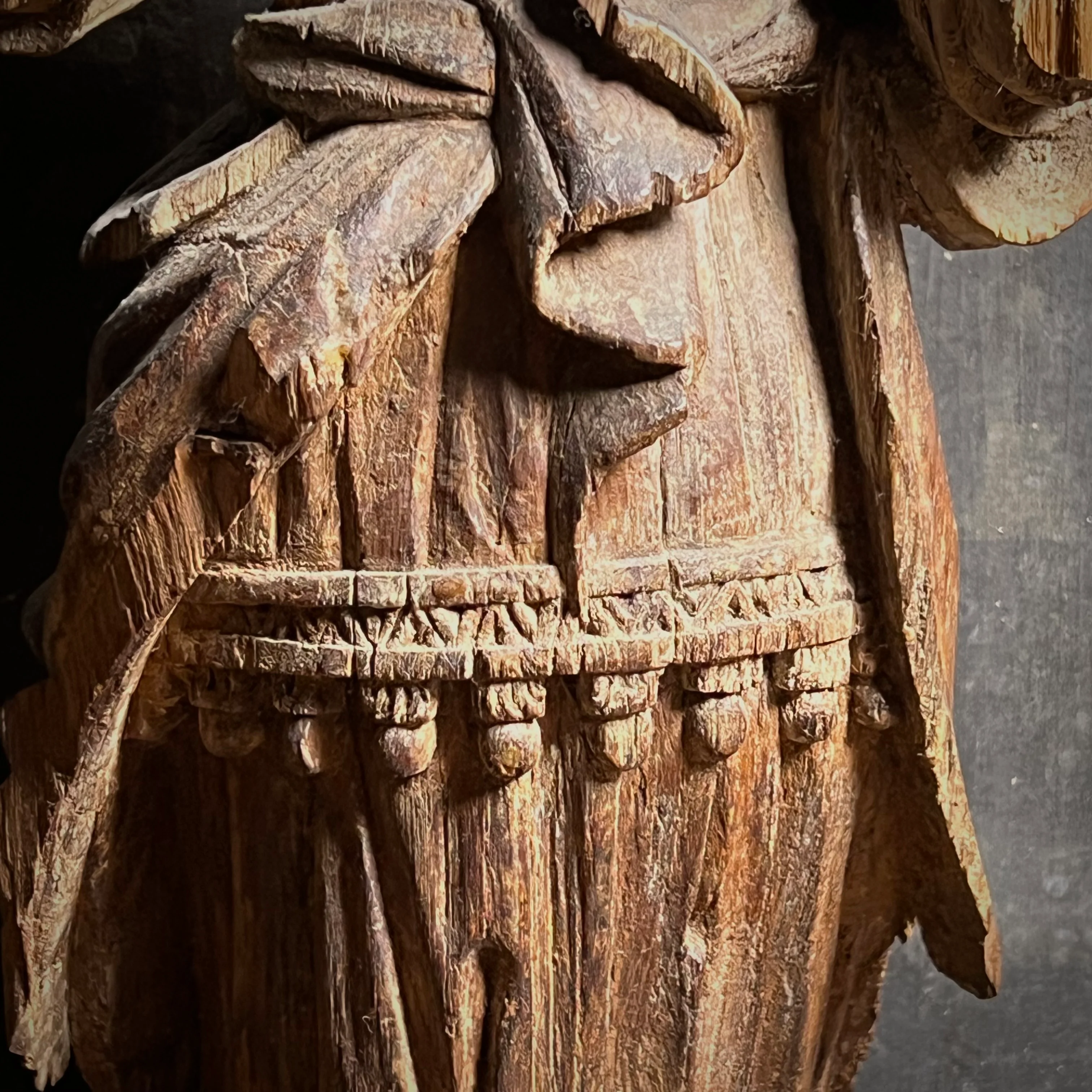 Late Gothic Carved Walnut Figure of a Crowned Female Saint, Southern Europe, 15th–Early 16th Century - Image 4