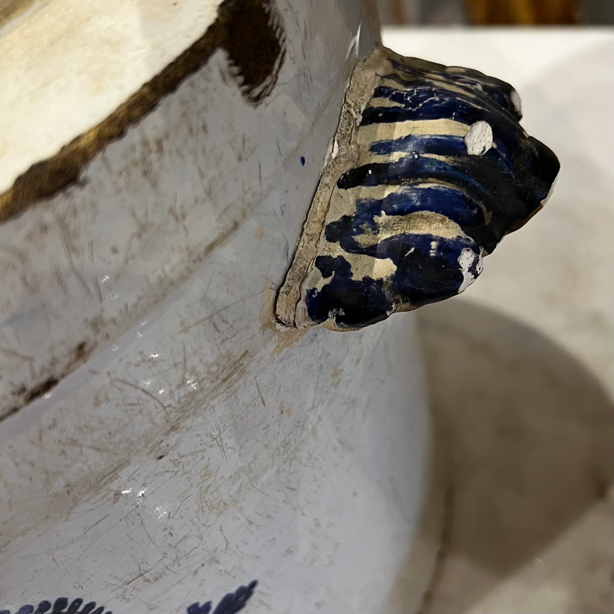 A Dutch Delft “Tabac Hollande” Jar with Original Brass Lid, c.1700 - Image 7