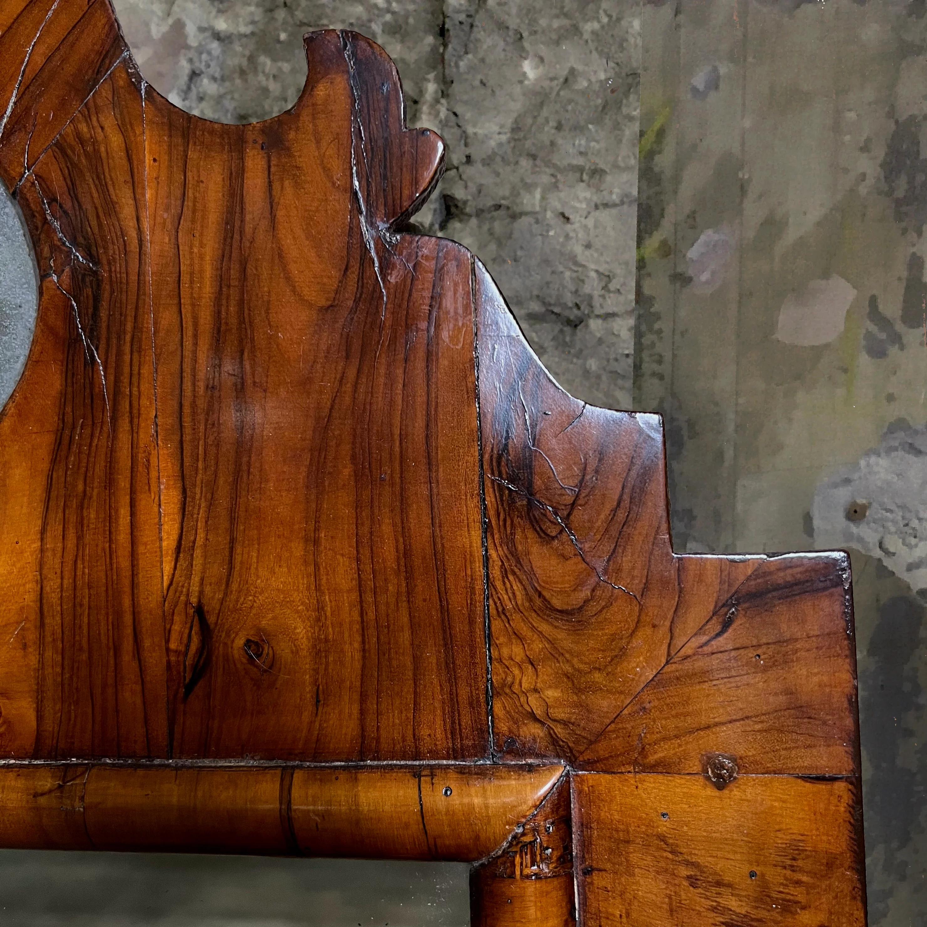 English George II Figured Walnut Mirror with Etched Glass Panel Depicting Daphne c.1740 - Image 7