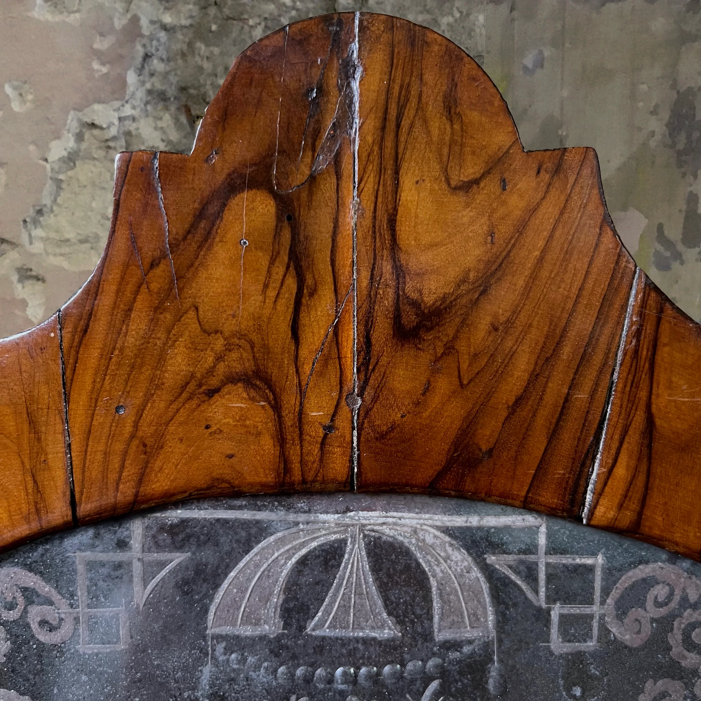 English George II Figured Walnut Mirror with Etched Glass Panel Depicting Daphne c.1740 - Image 8