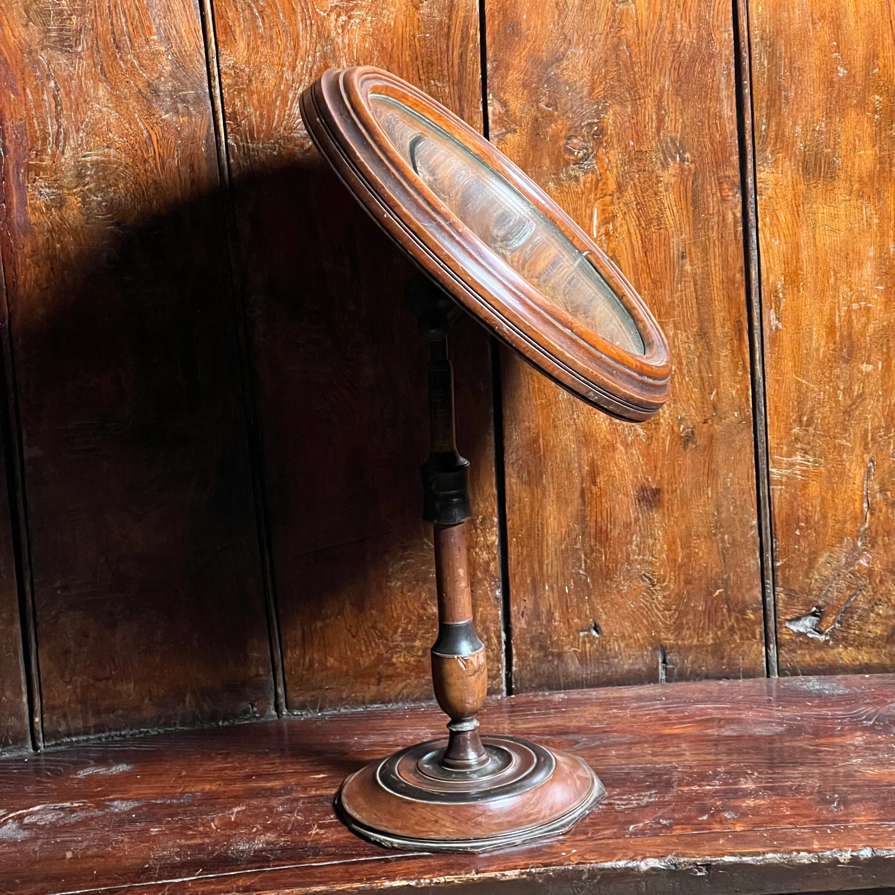 English Victorian Walnut Shaving Mirror with Octagonal Base, c.1850–1865 - Image 3
