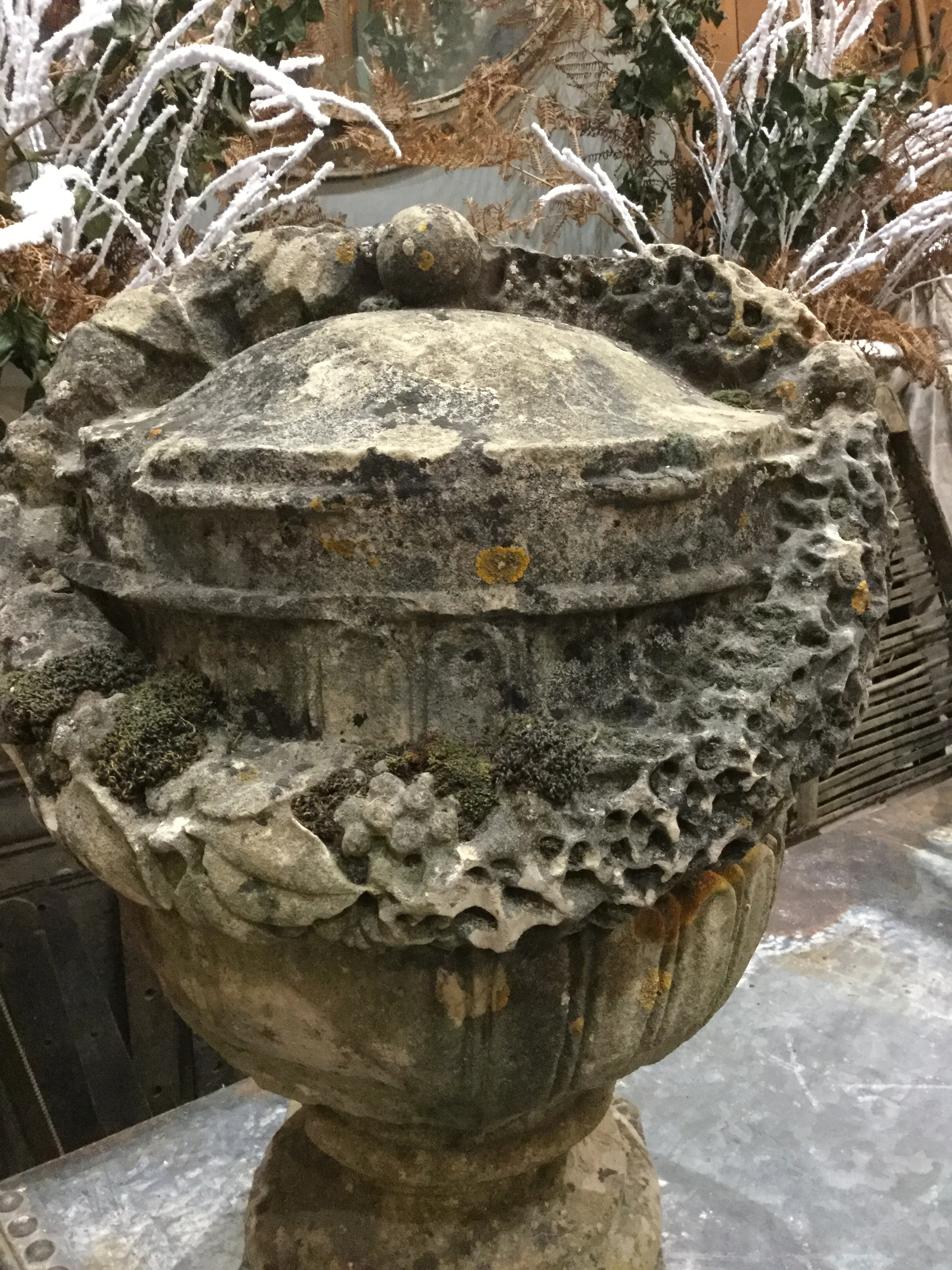 French Sandstone Urn c.1720 - Image 3