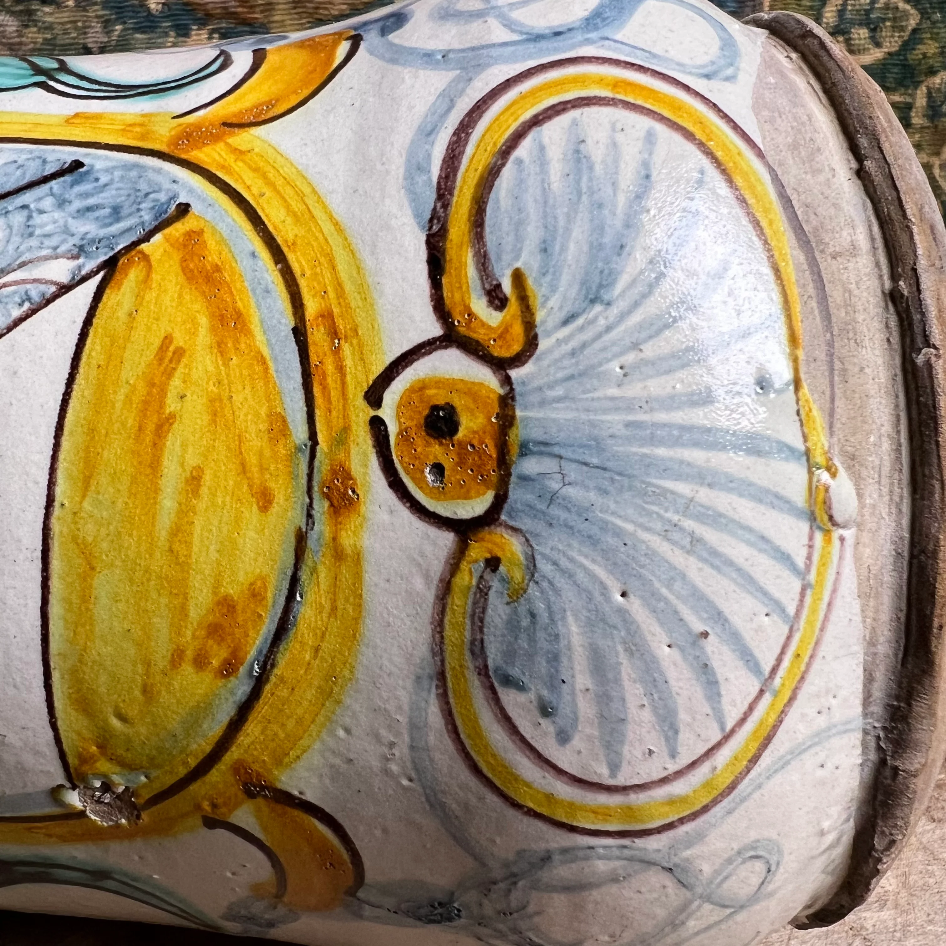 Large Italian Maiolica Albarello, Montelupo (Tuscany), late 17th / early 18th century c. 1690–1720 - Image 18