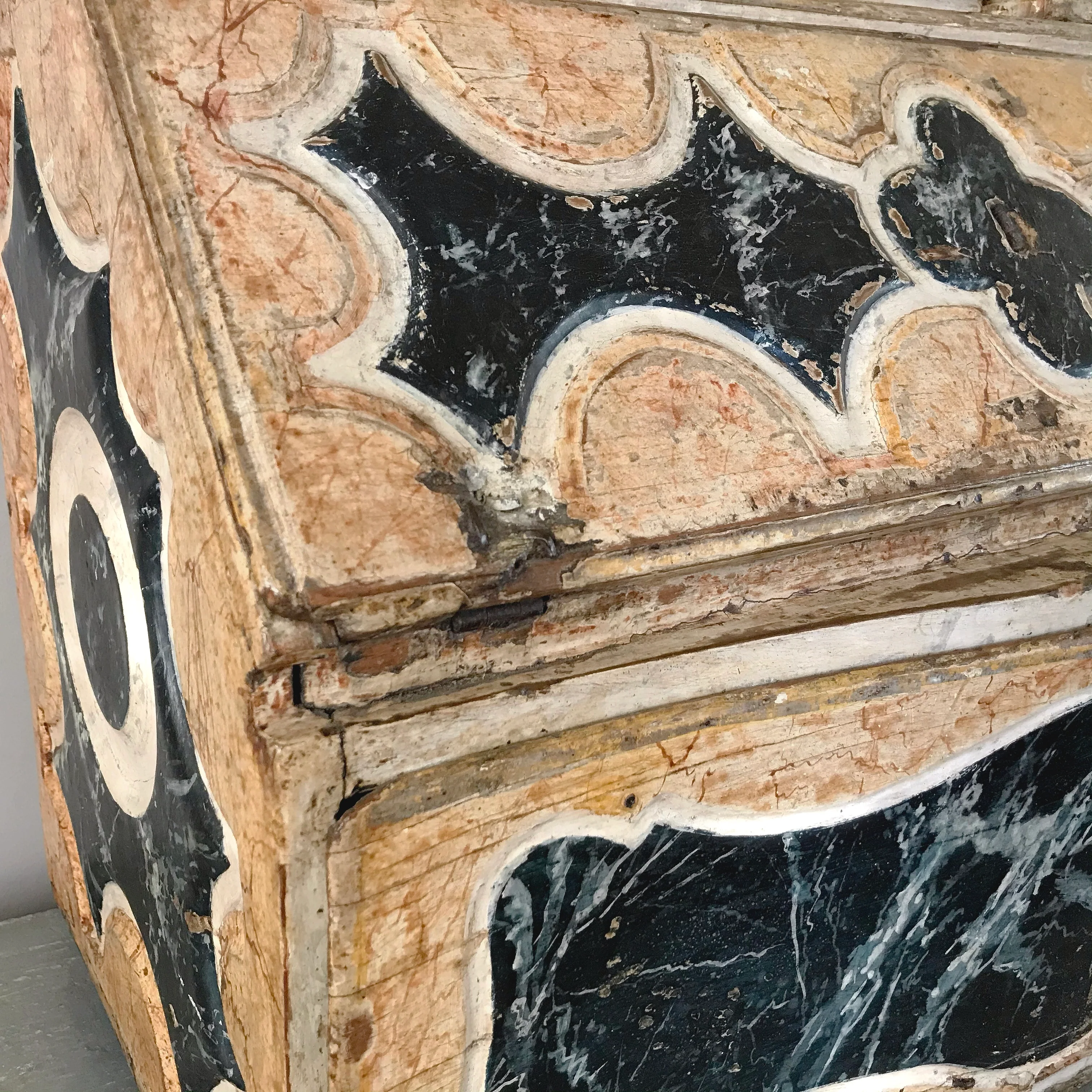 Northern Italian Dressing Glass c.1760 - Image 7