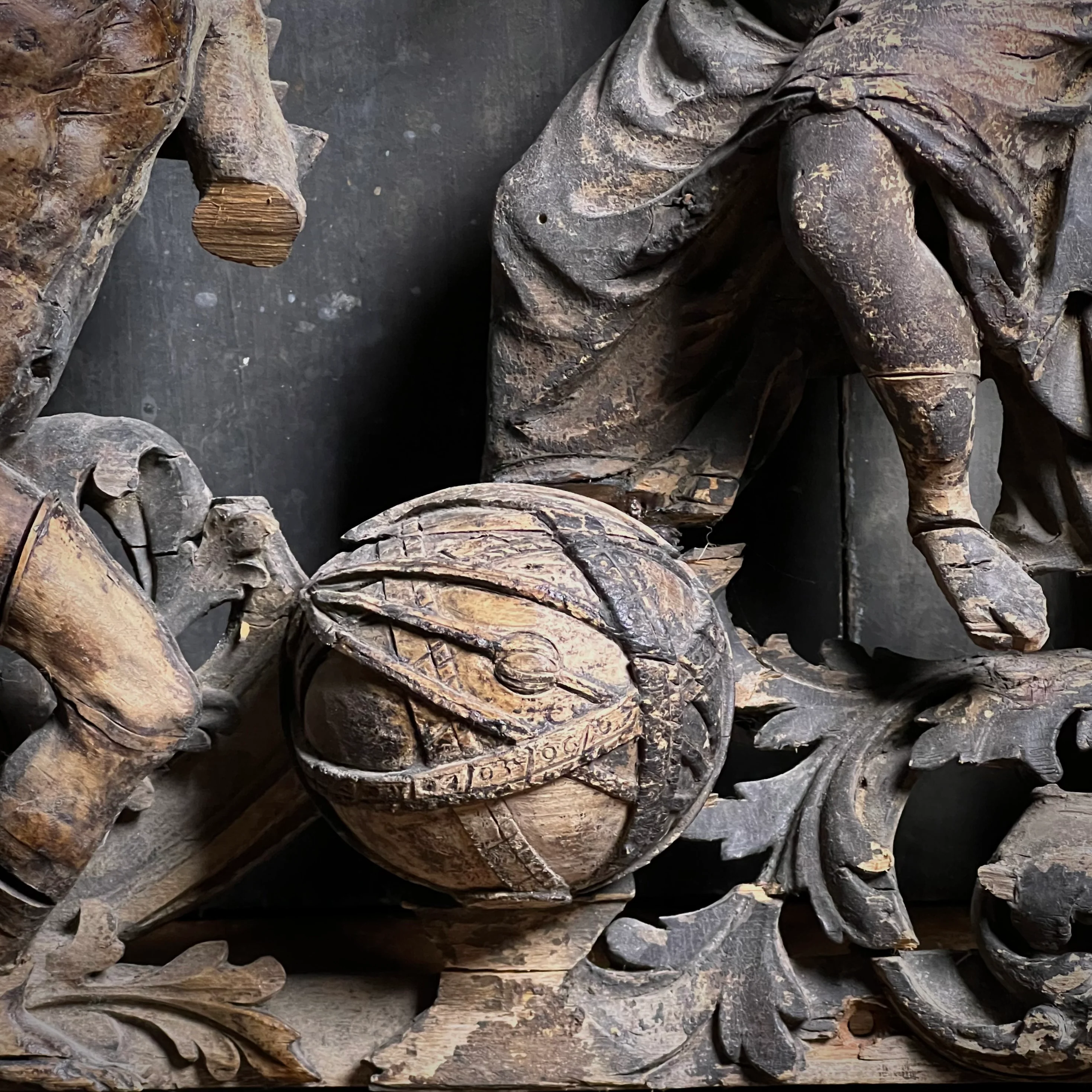 Baroque Limewood Relief with Angel, Lamb and Allegorical Figures, c.1650–1720 - Image 4