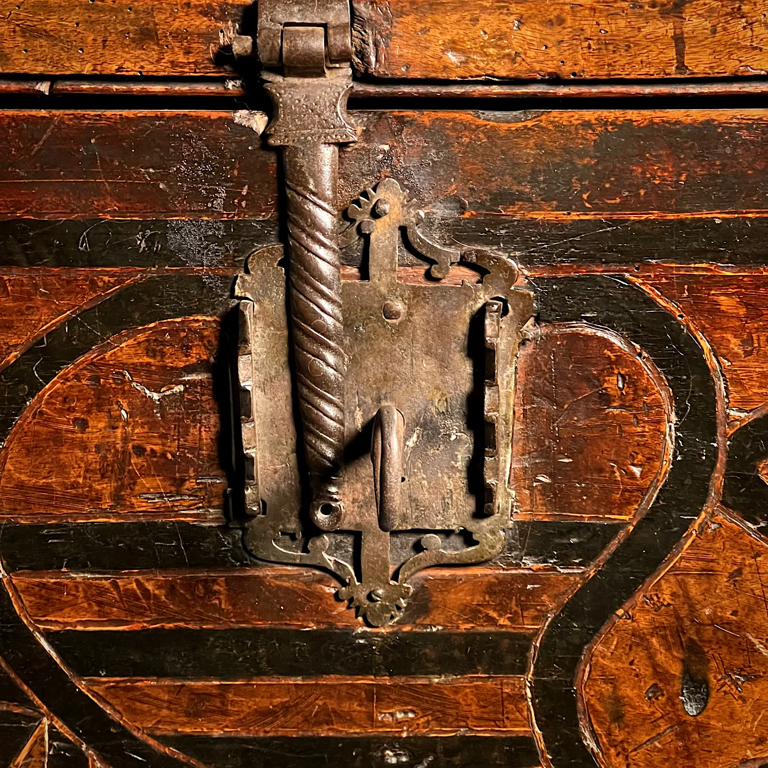 Renaissance Walnut Geometrically Inlaid Vargueno/Bargueno c.1530-1550. - Image 5