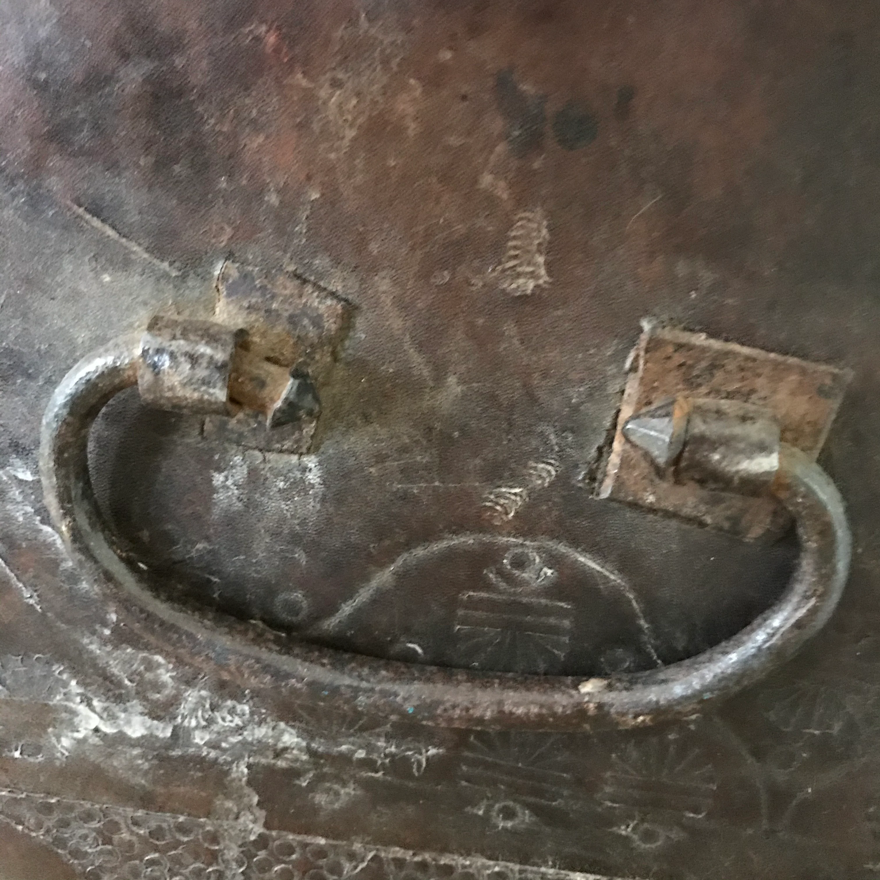 Spanish Colonial Chest c.1600-1650 - Image 13