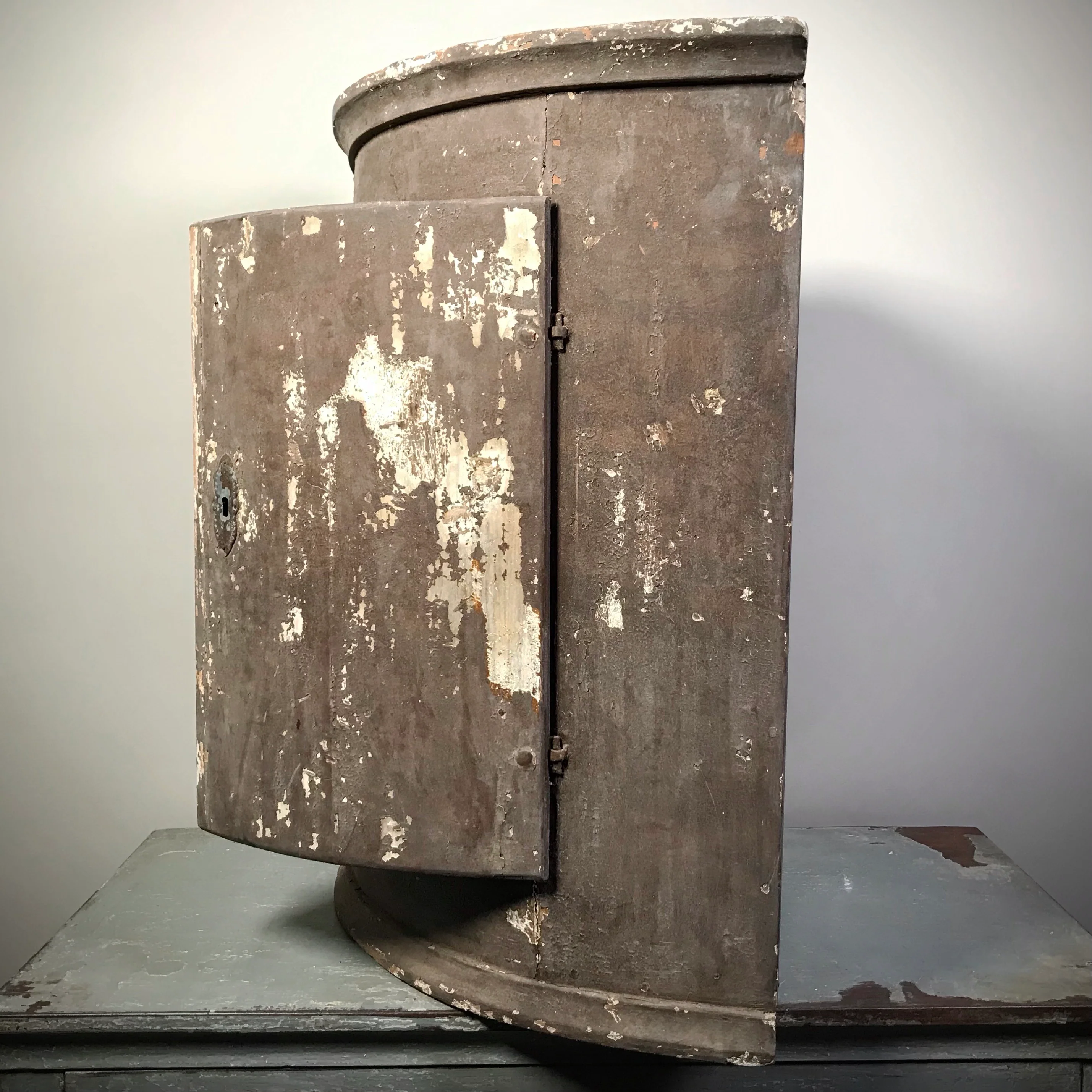 Swedish Gustavian Painted Corner Cupboard c.1820 - Image 7